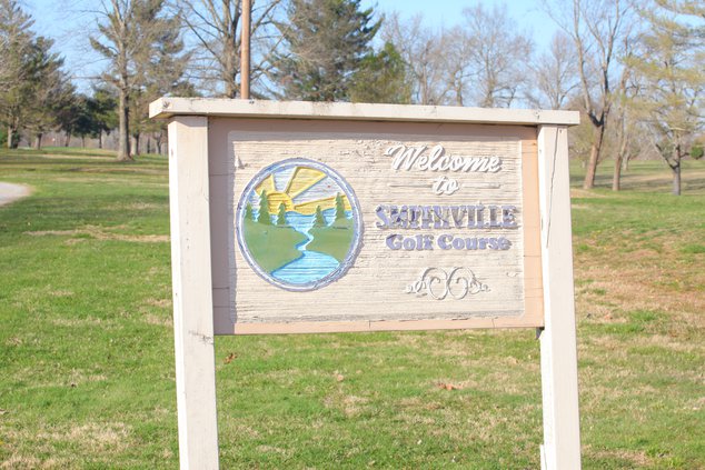 golf course sign.JPG