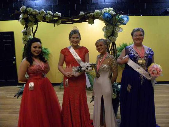 Teen Miss court.JPG
