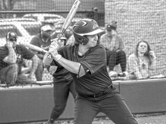 college softball girls 5-16