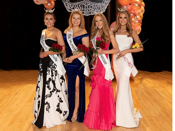 1 All 4 queens.jpg